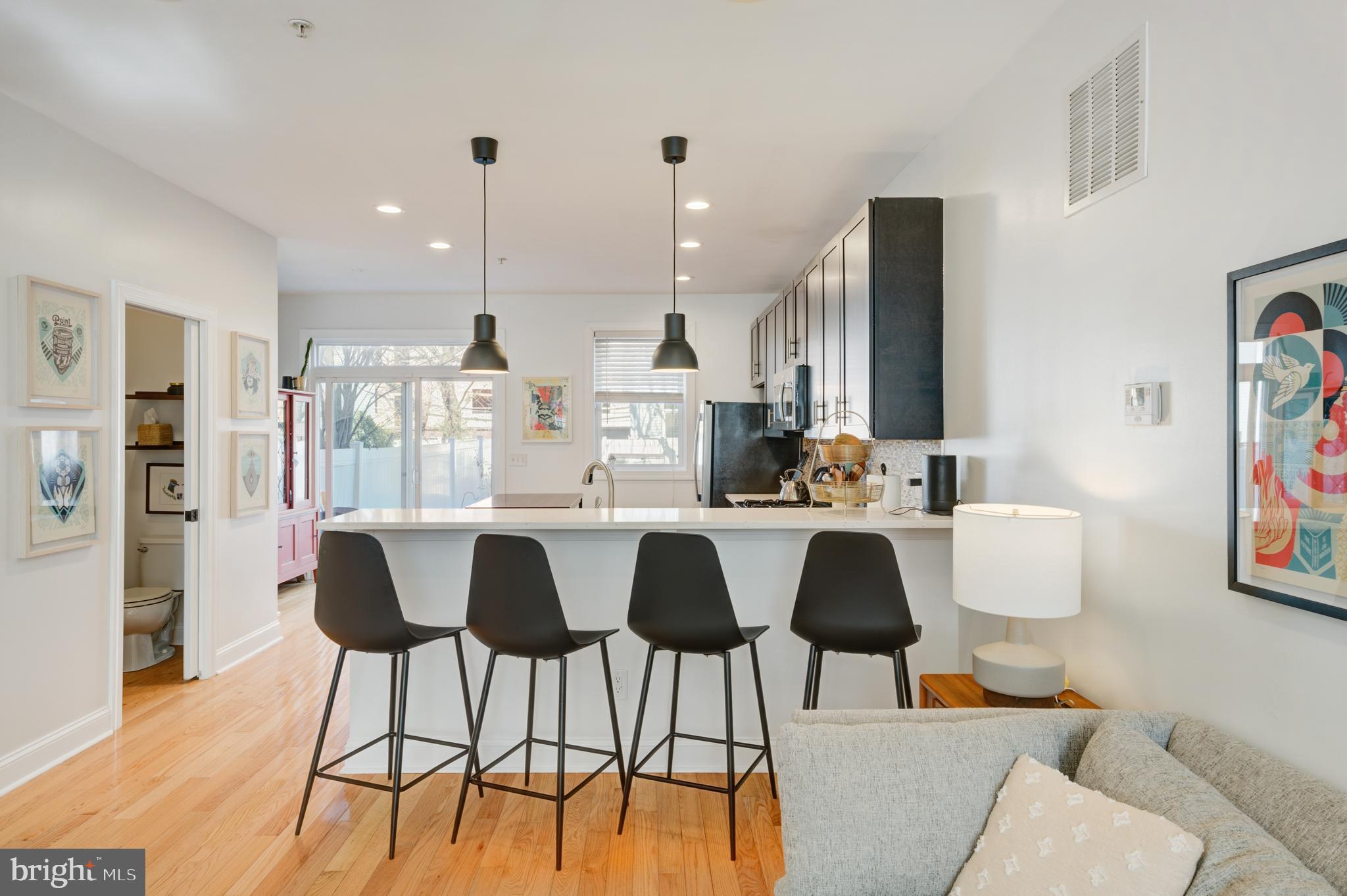 EAST KENSINGTON - Residential