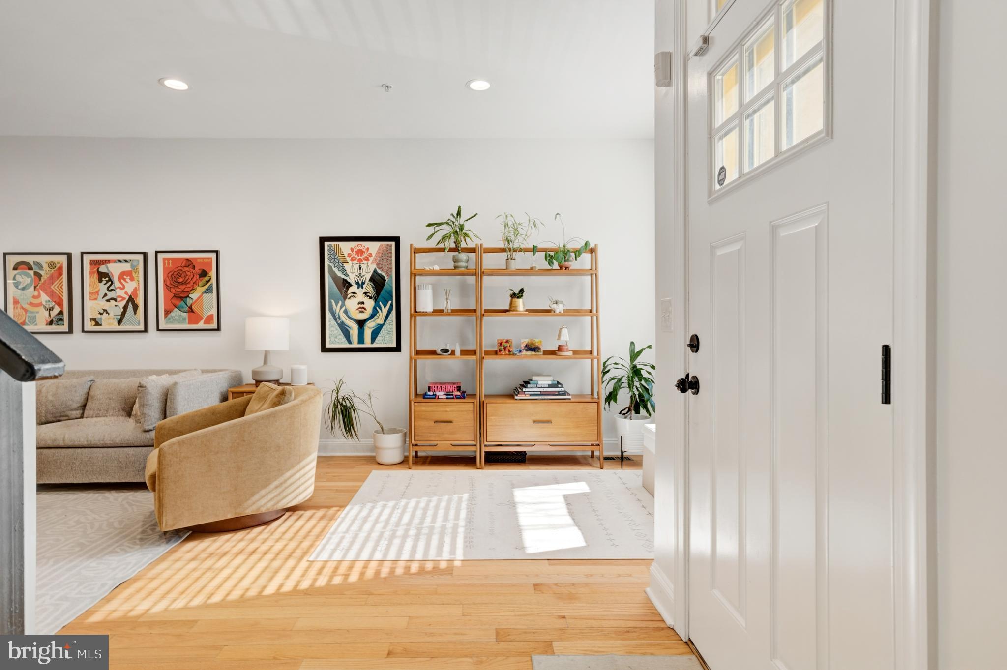 EAST KENSINGTON - Residential