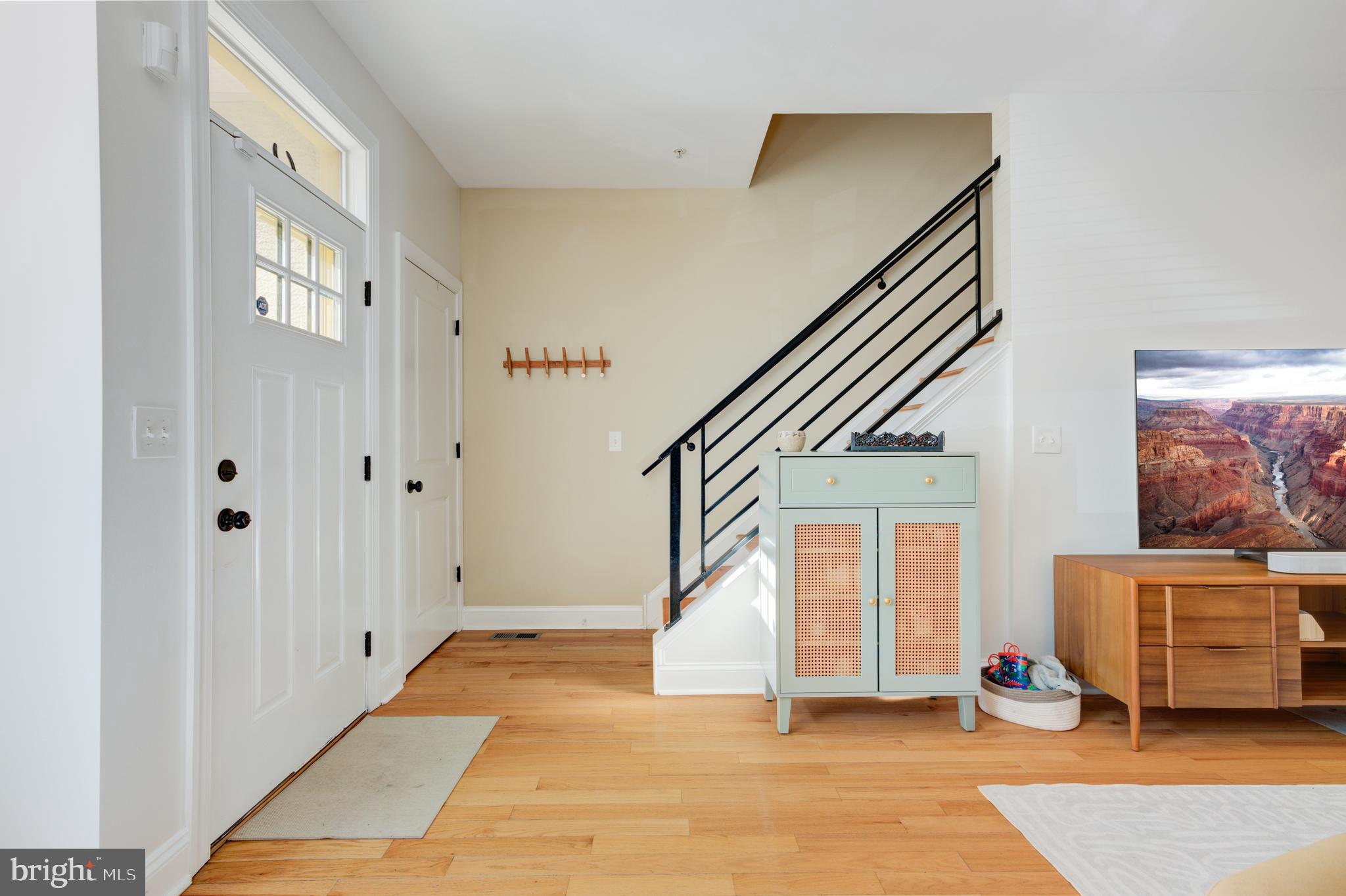 EAST KENSINGTON - Residential