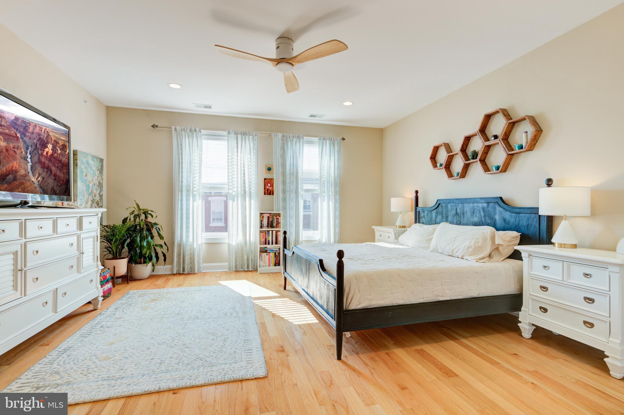 EAST KENSINGTON - Residential