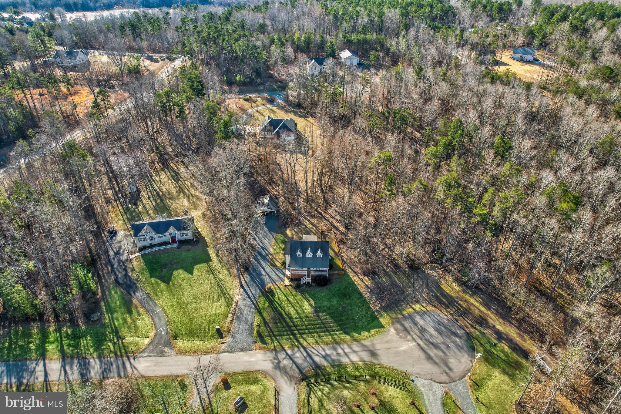 WOODLAND SHORES - Residential