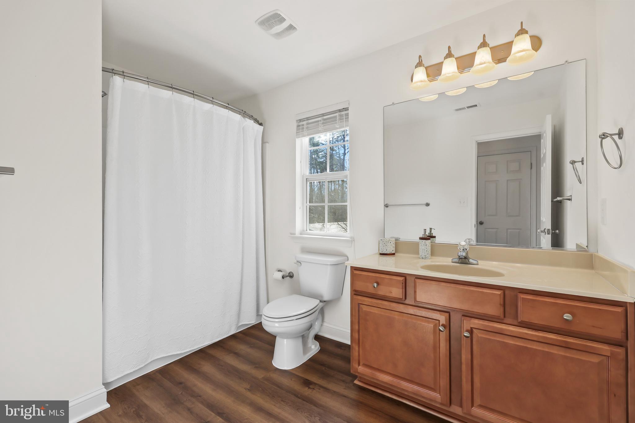 WOODLAND SHORES - Residential