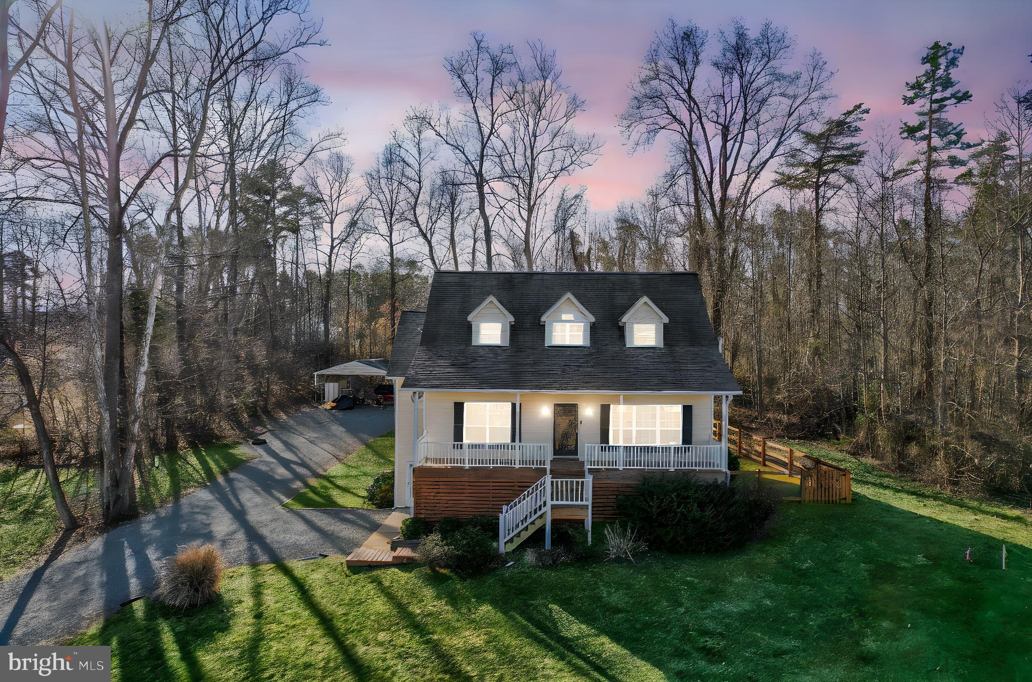 WOODLAND SHORES - Residential