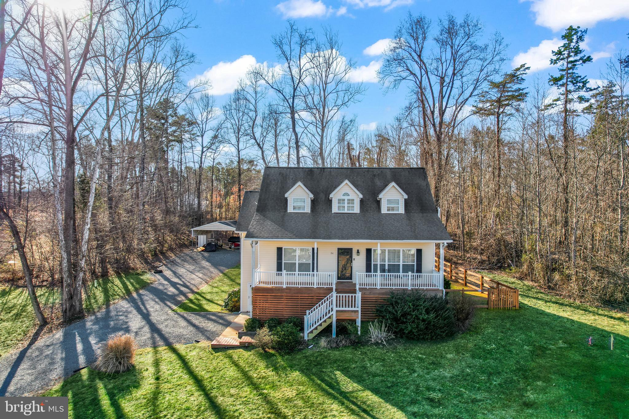 WOODLAND SHORES - Residential