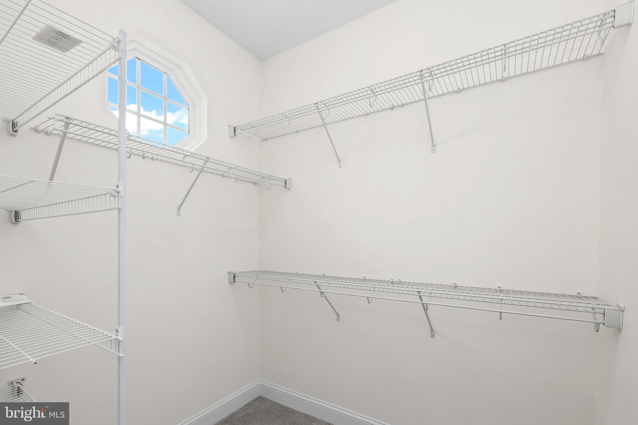 WOODLAND SHORES - Residential