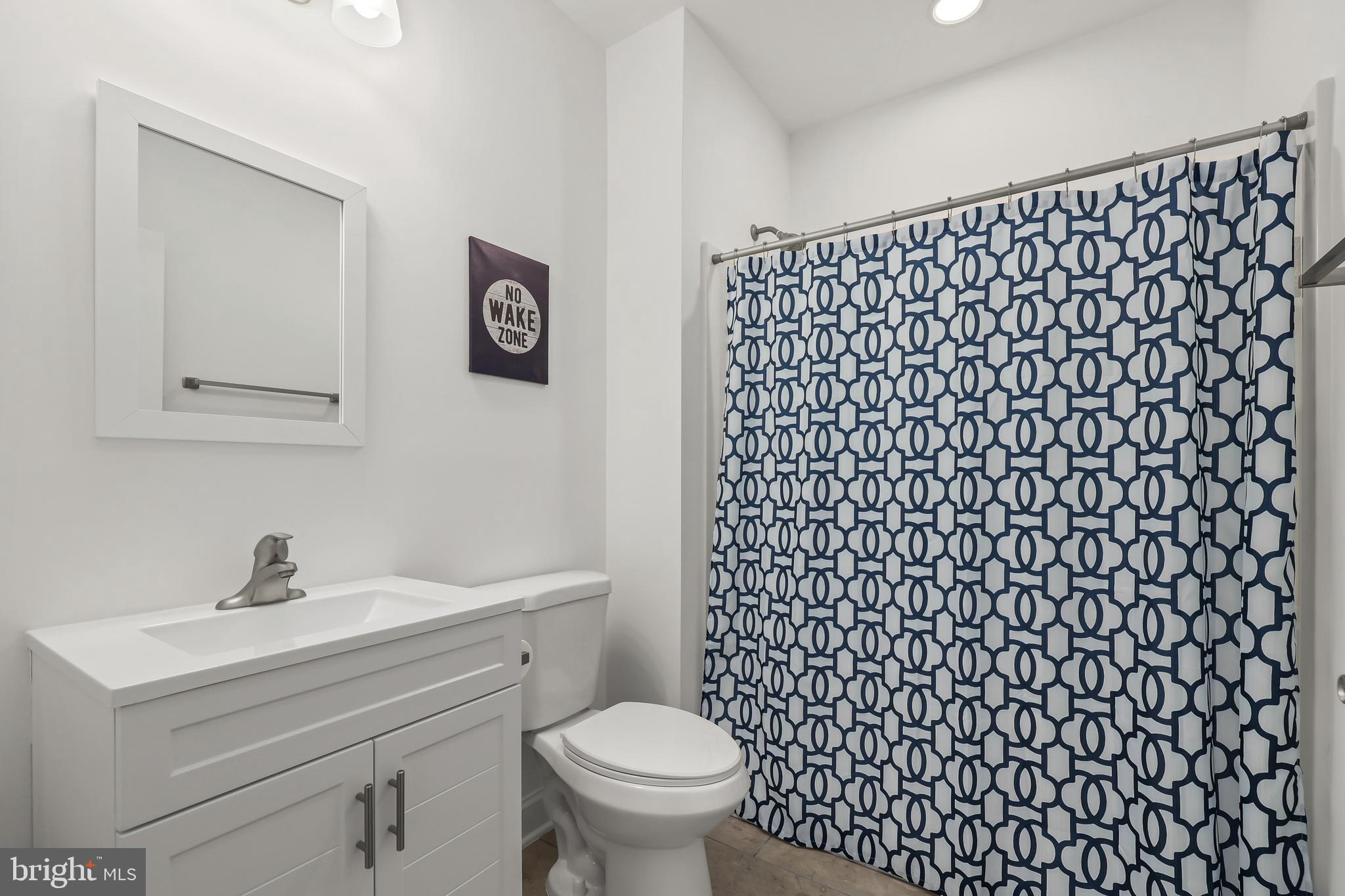 WOODLAND SHORES - Residential