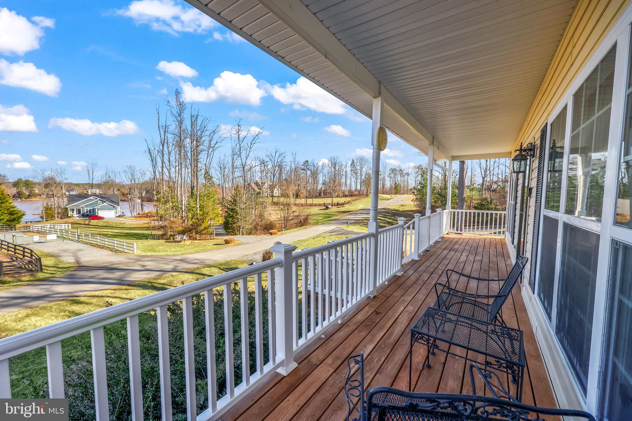 WOODLAND SHORES - Residential