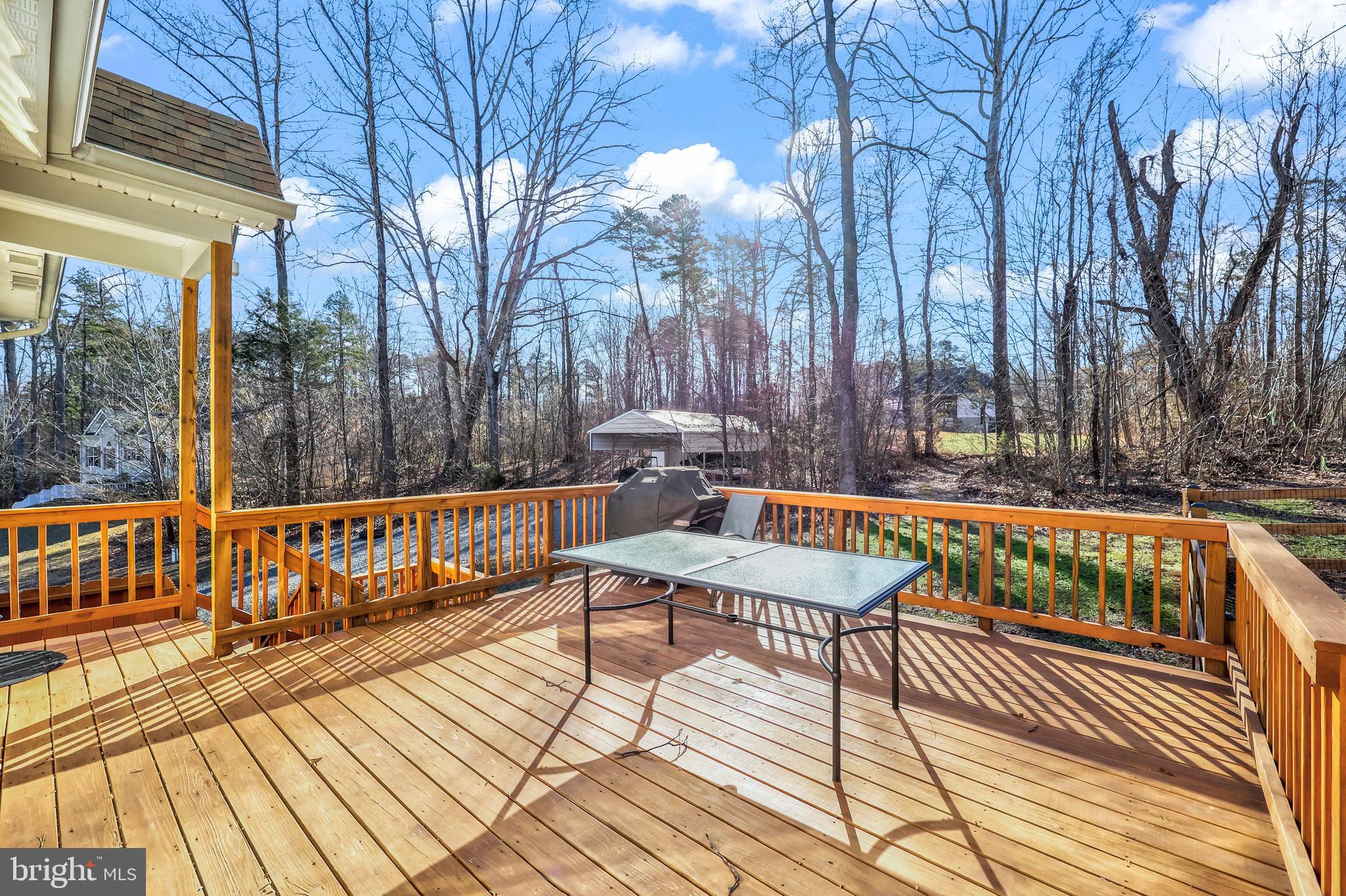 WOODLAND SHORES - Residential