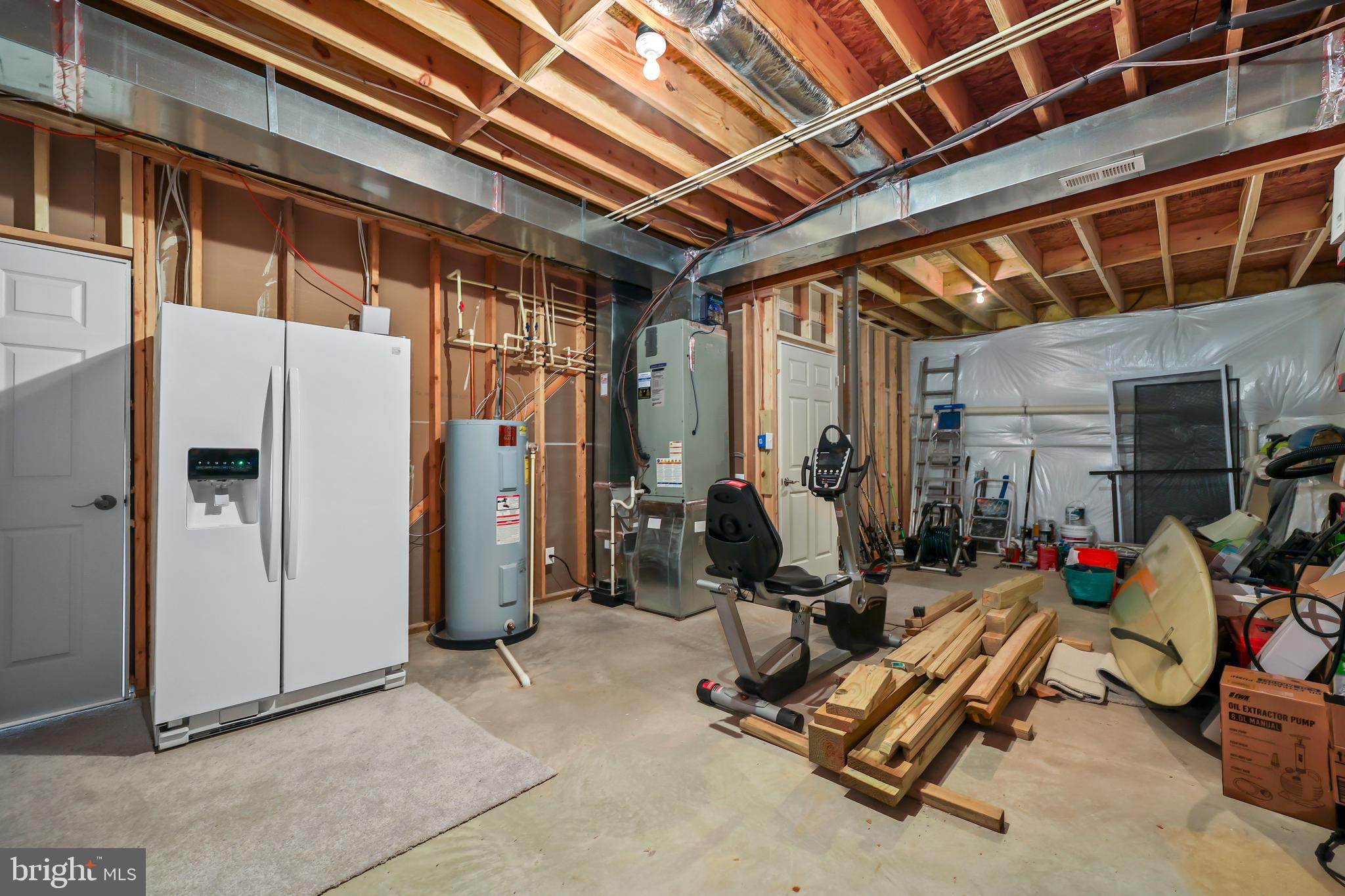 WOODLAND SHORES - Residential