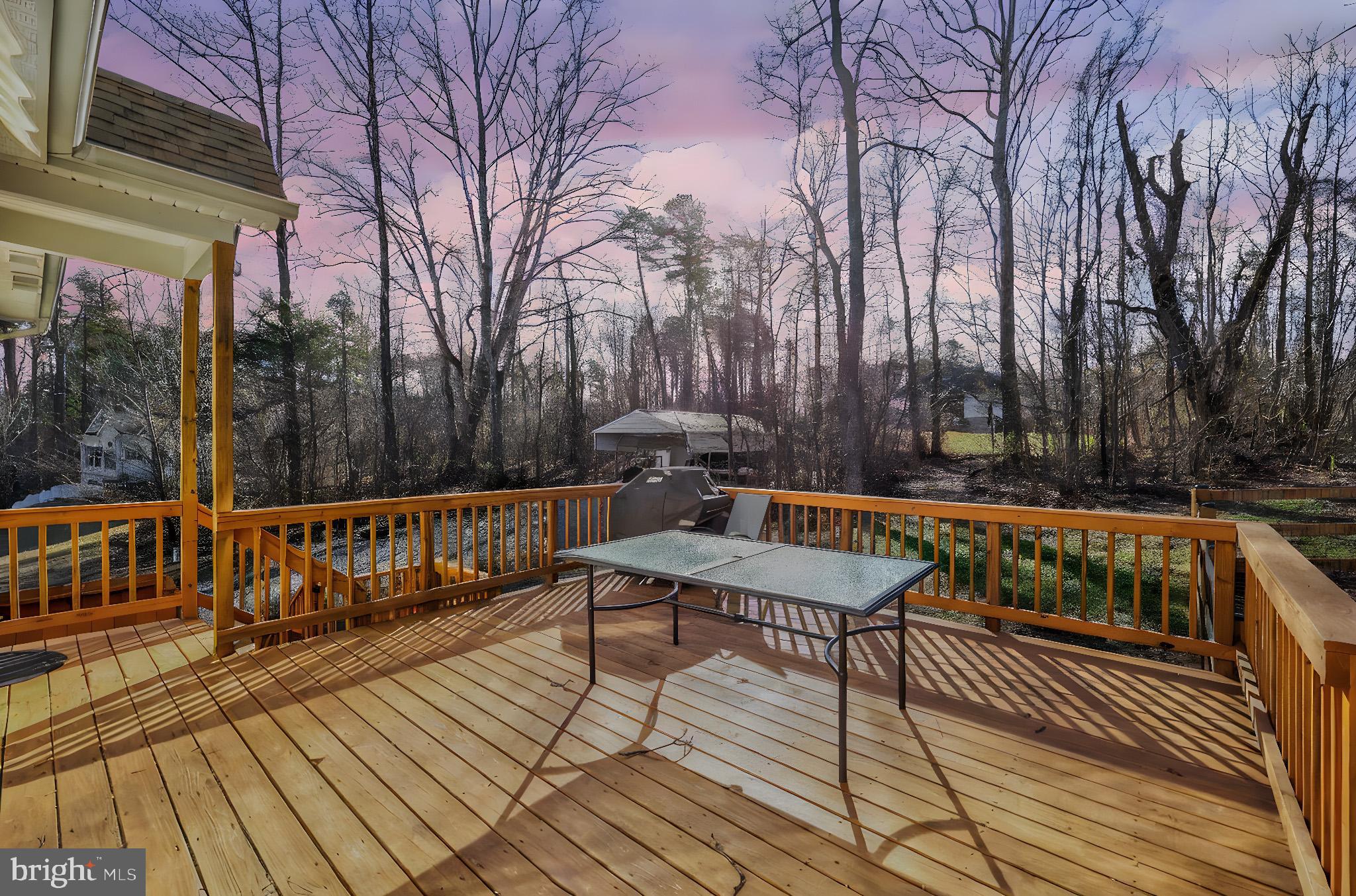 WOODLAND SHORES - Residential