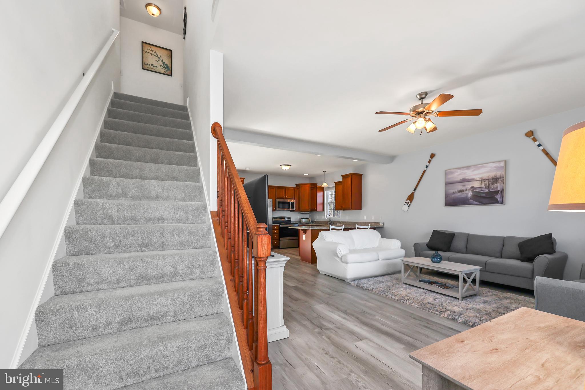 WOODLAND SHORES - Residential