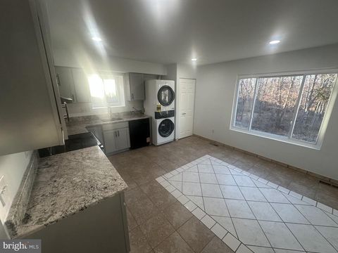 13301 AIKEN PLACE TOP 2 FLOORS HERNDON VA 20170