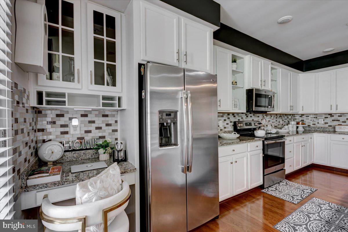 BRIARWOOD - Residential Lease