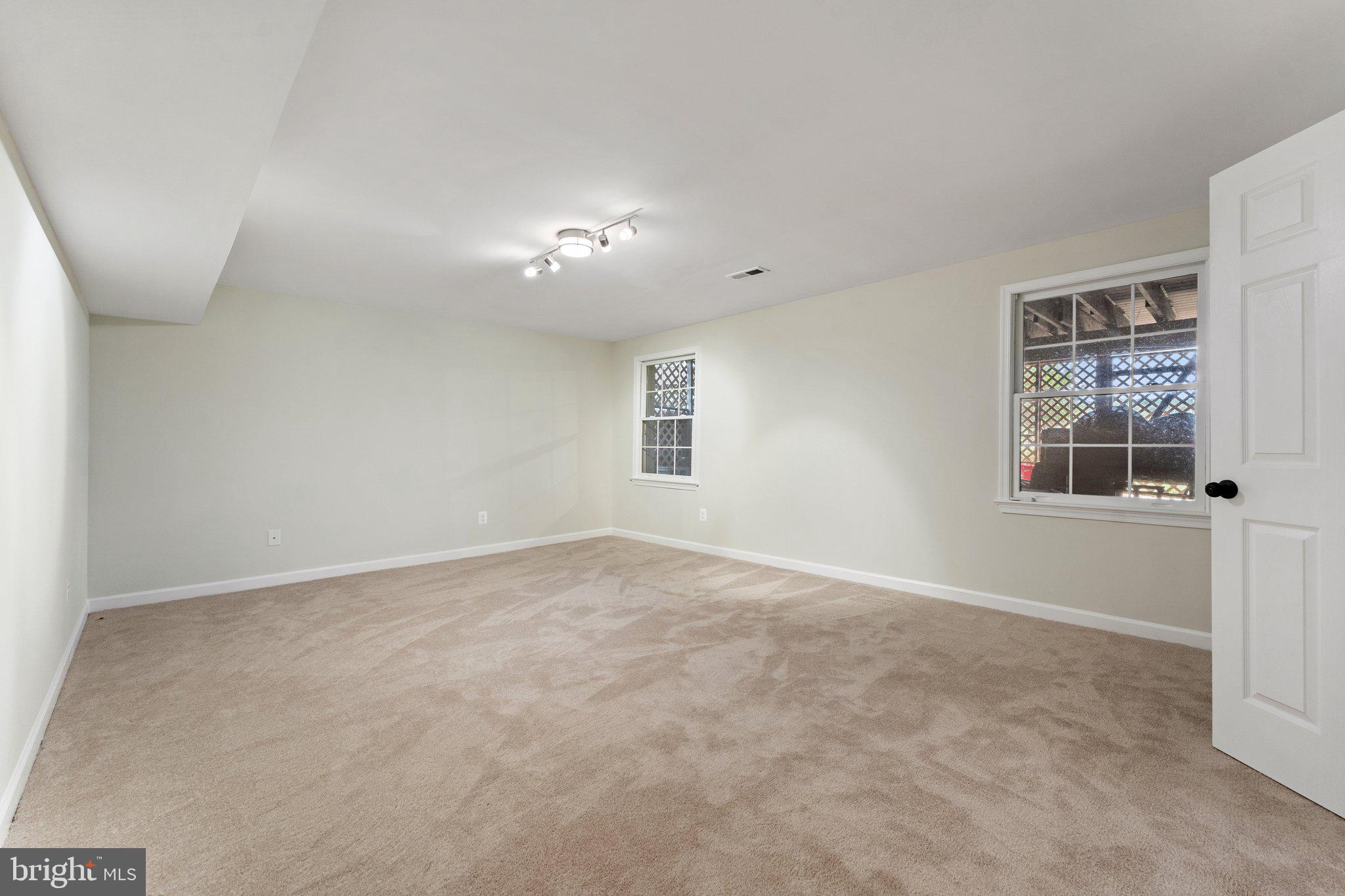 LEETON - Residential