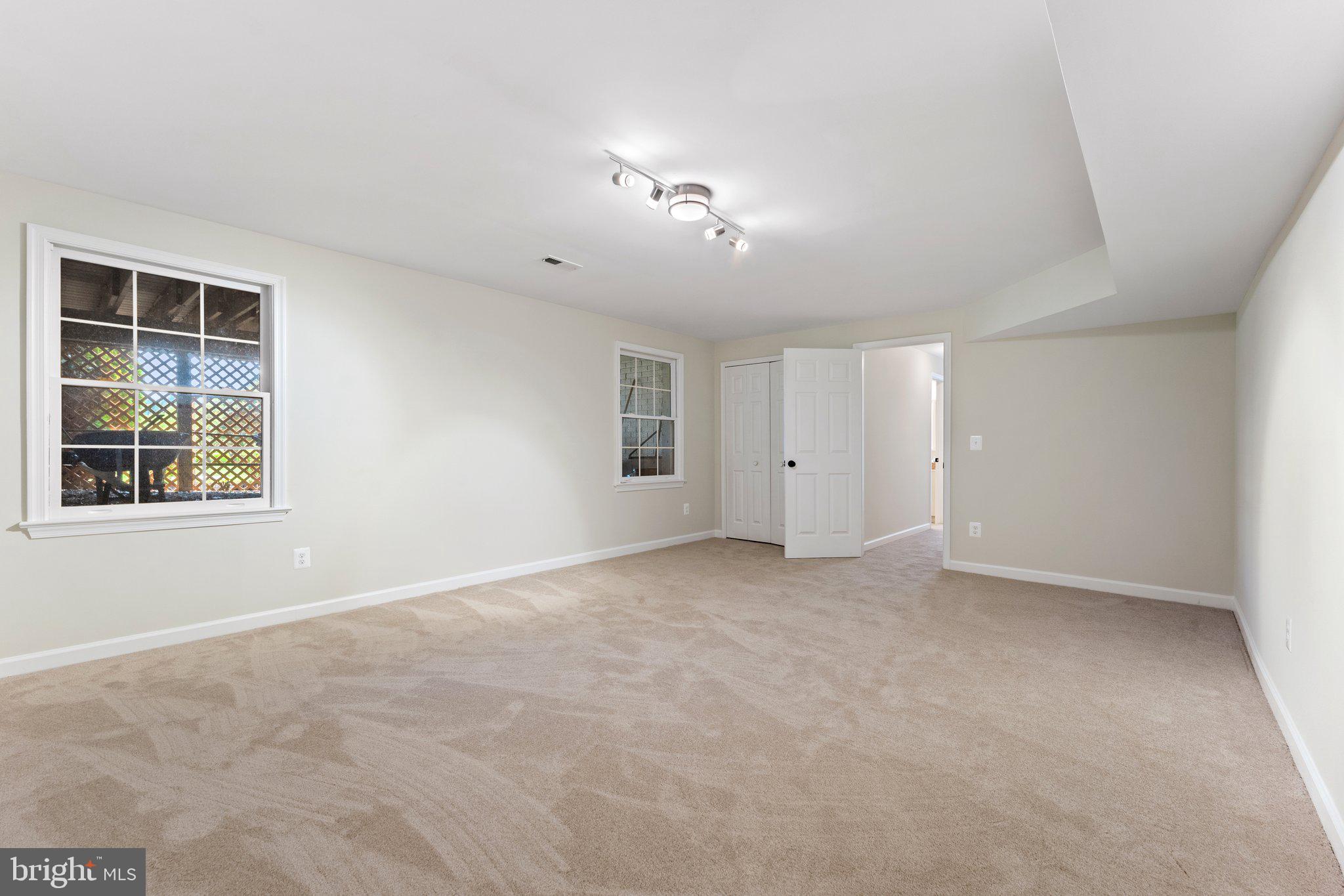 LEETON - Residential