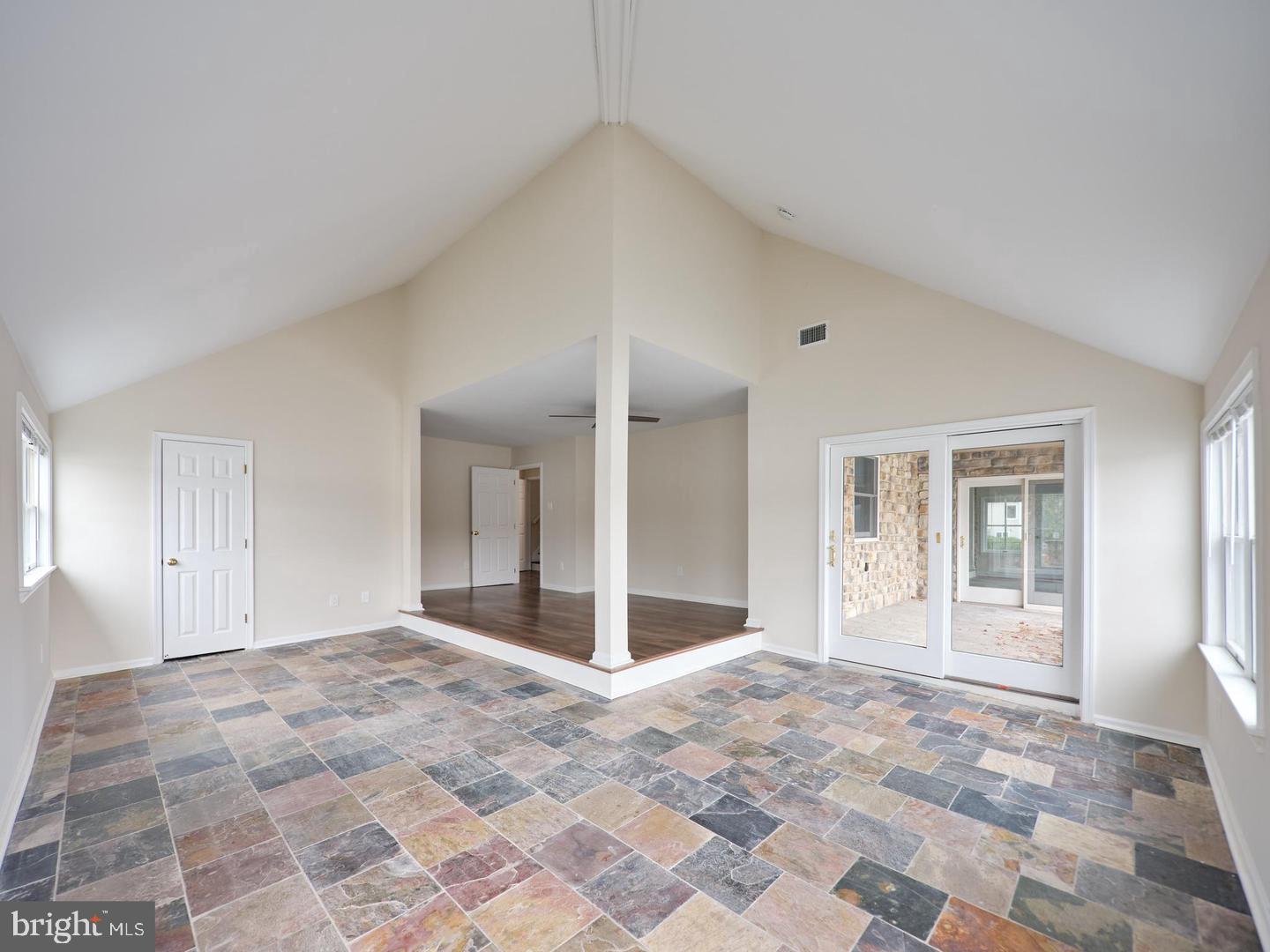 RIVERSTONE - Residential