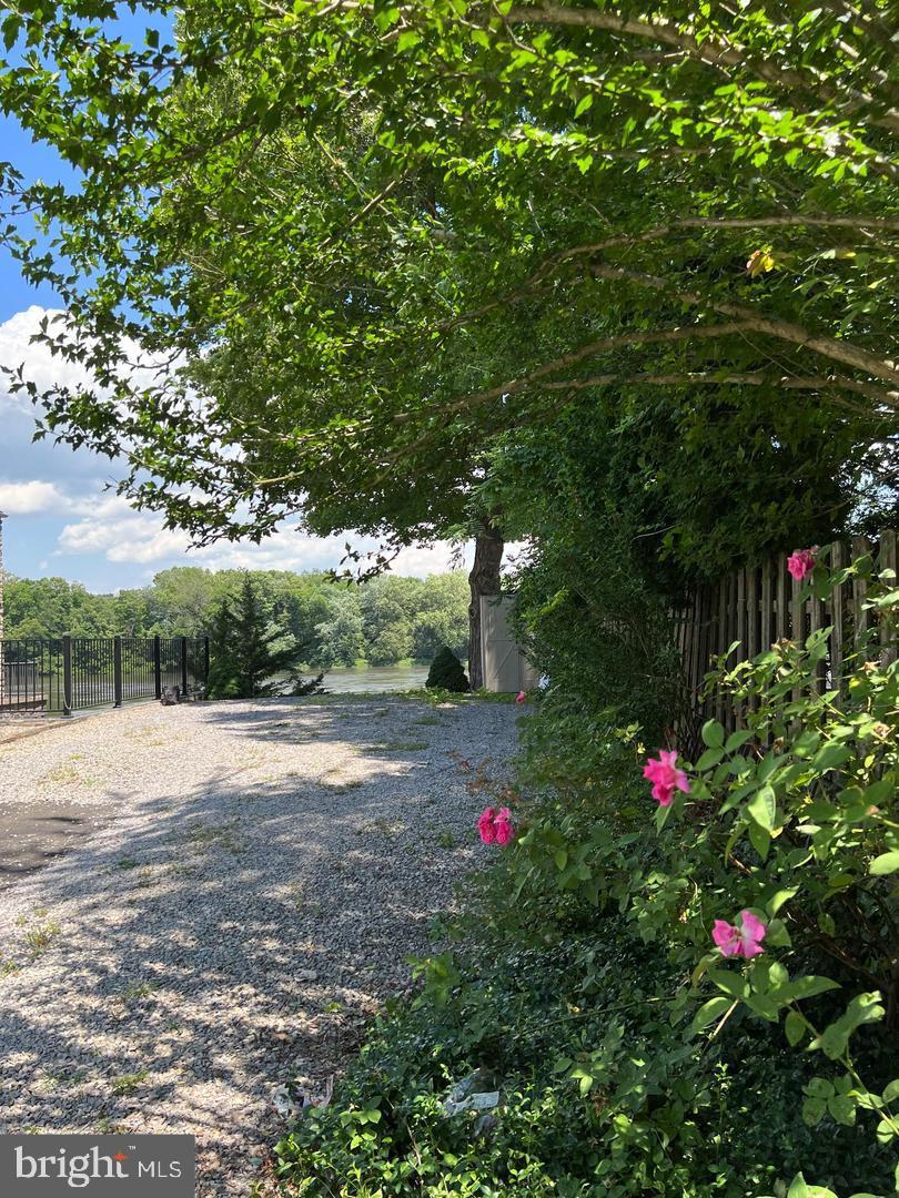 RIVERSTONE - Residential