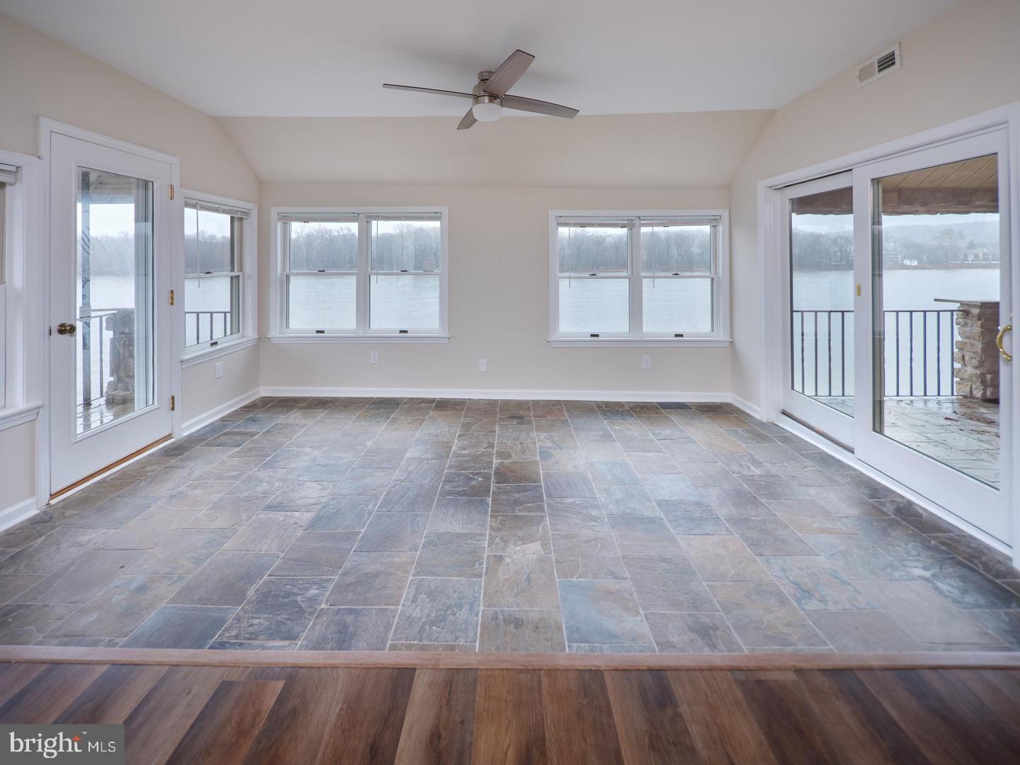 RIVERSTONE - Residential
