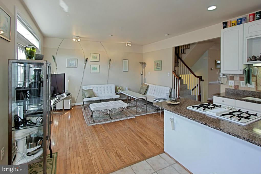 BRENTWOOD - Residential