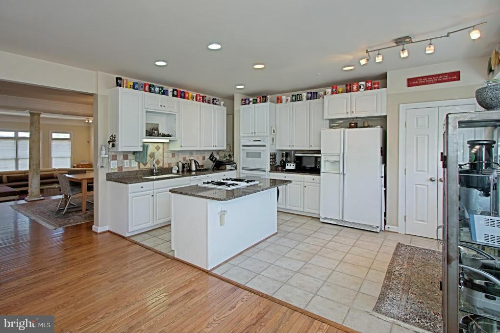 BRENTWOOD - Residential