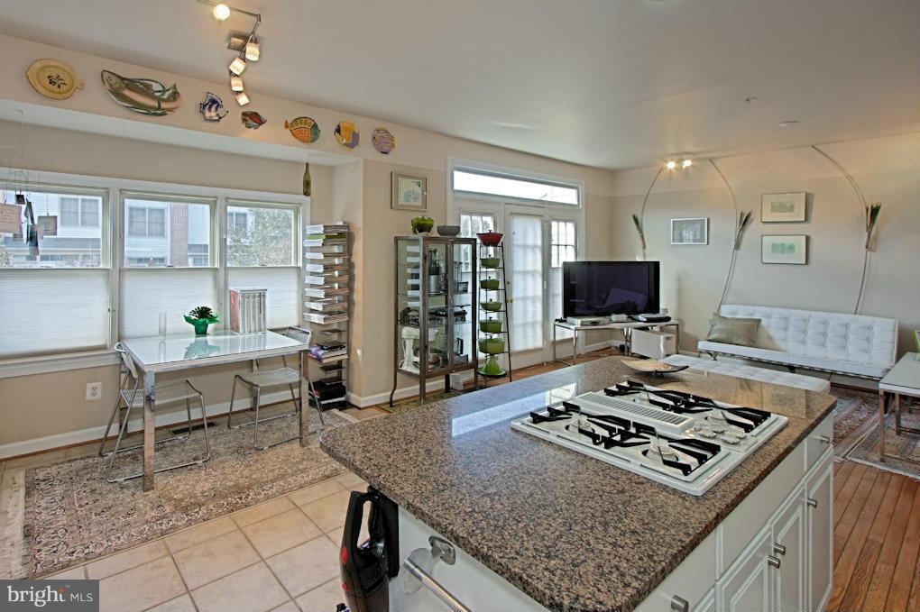 BRENTWOOD - Residential