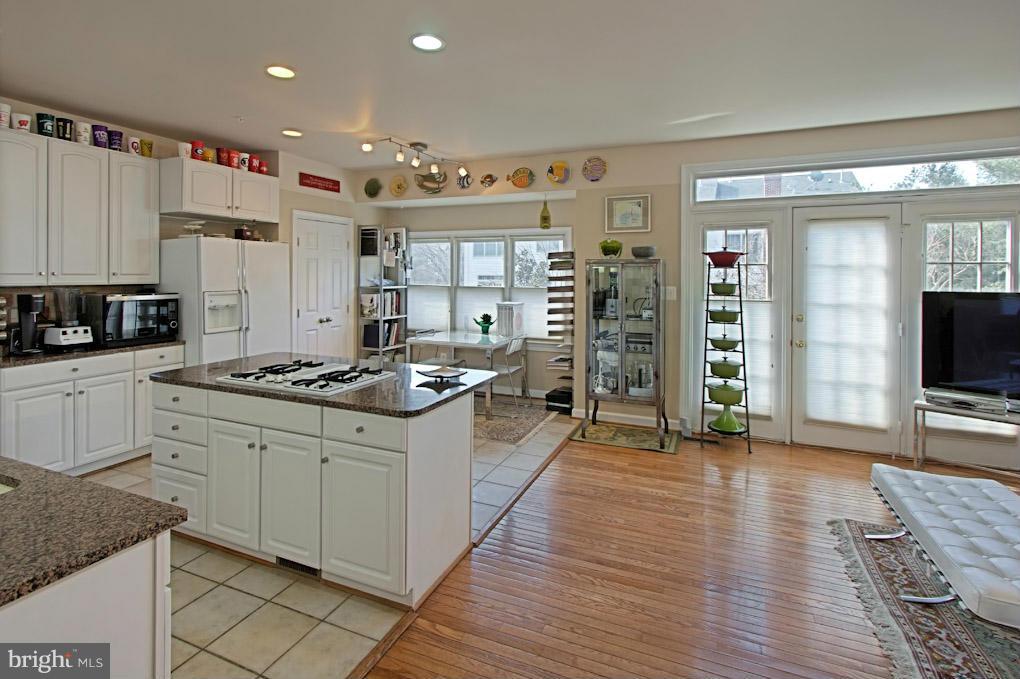 BRENTWOOD - Residential