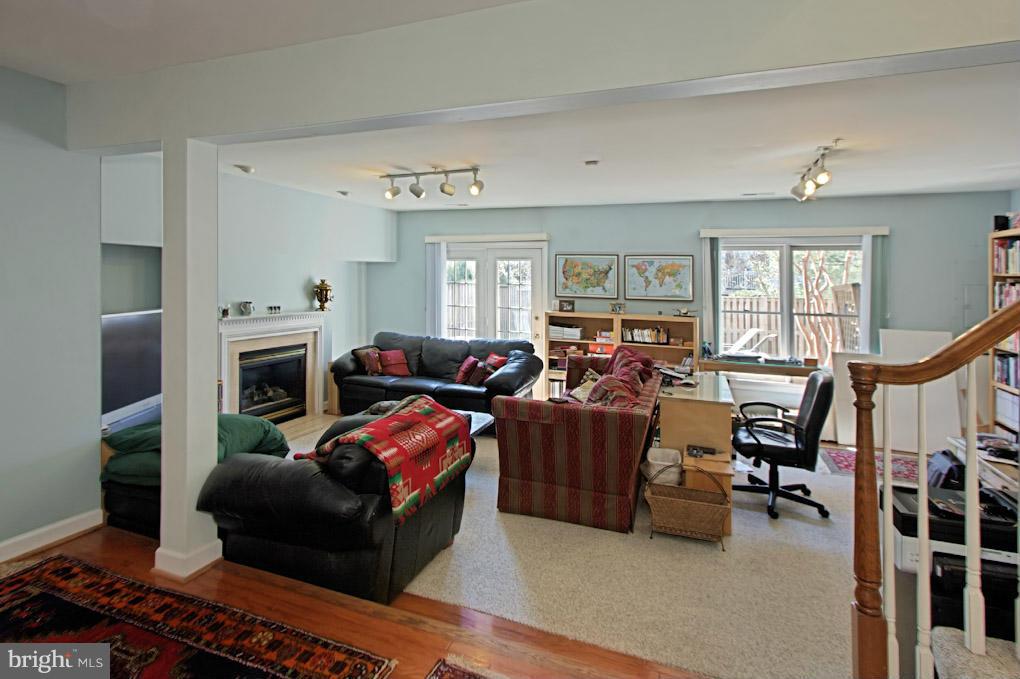 BRENTWOOD - Residential