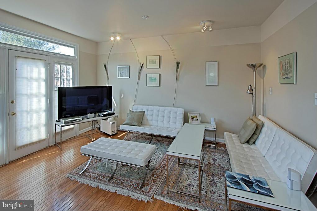 BRENTWOOD - Residential