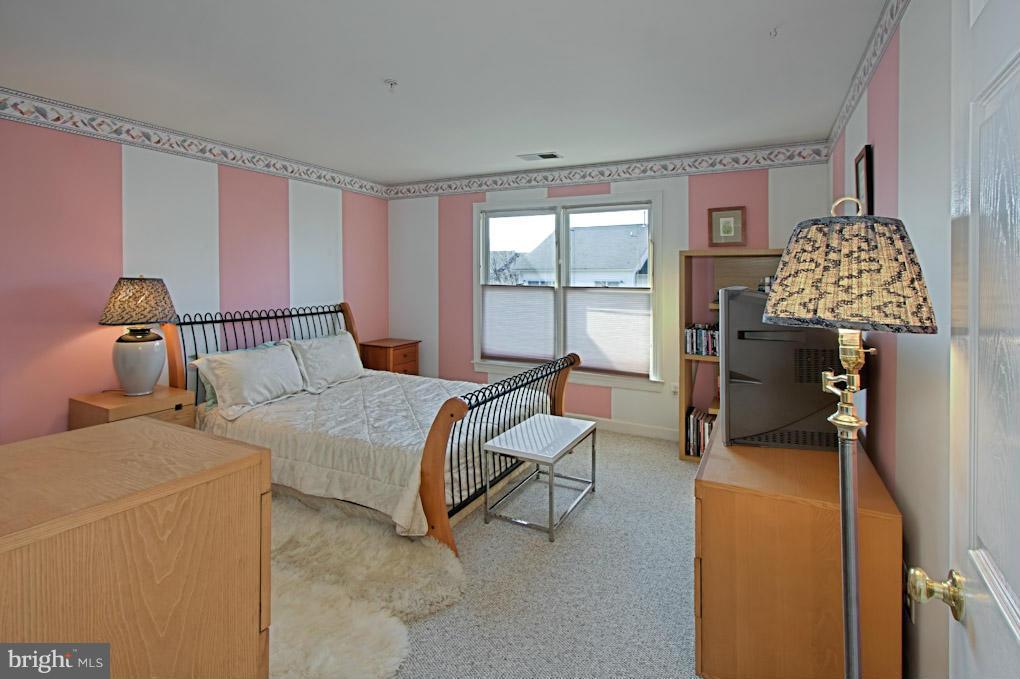 BRENTWOOD - Residential