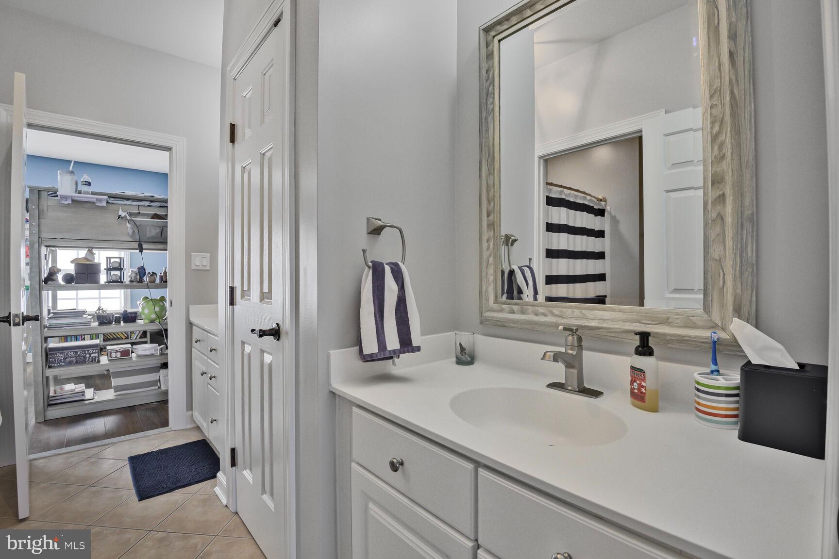 LAKELANDS - Residential