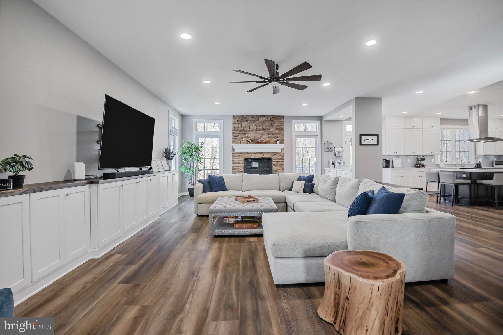 LAKELANDS - Residential