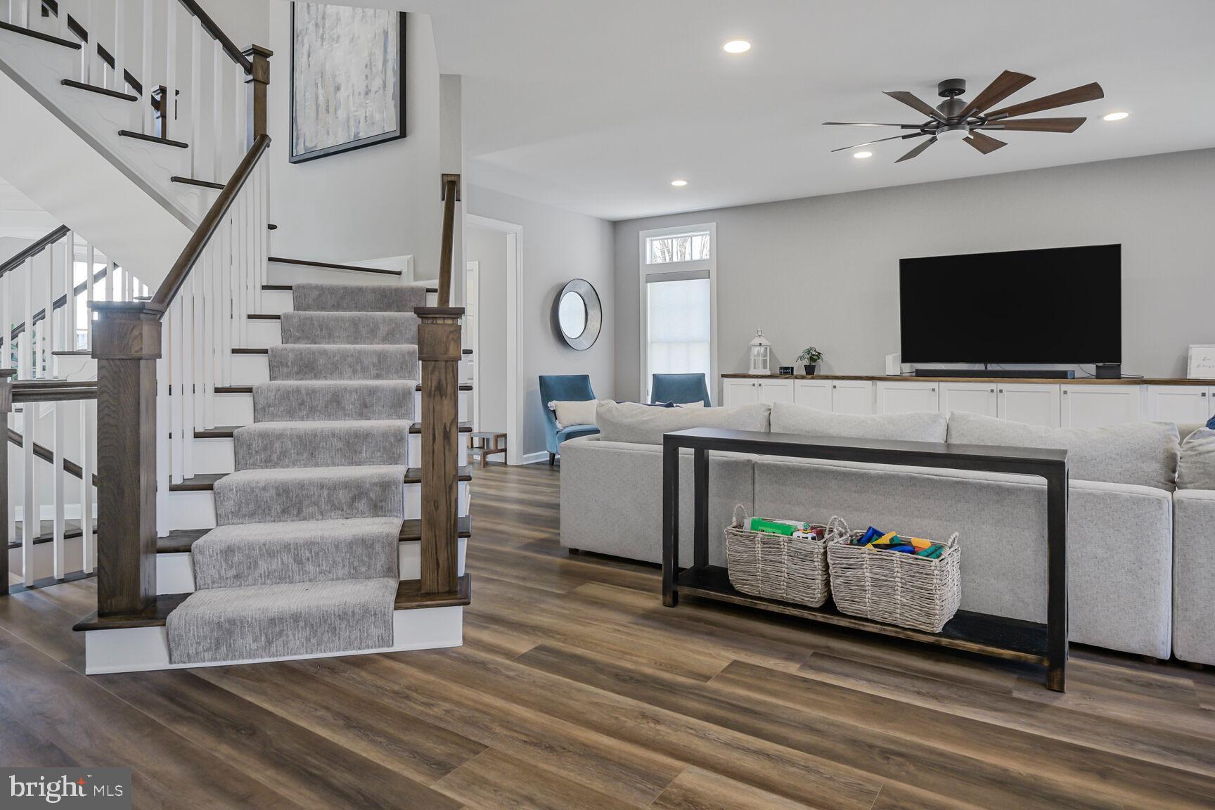 LAKELANDS - Residential