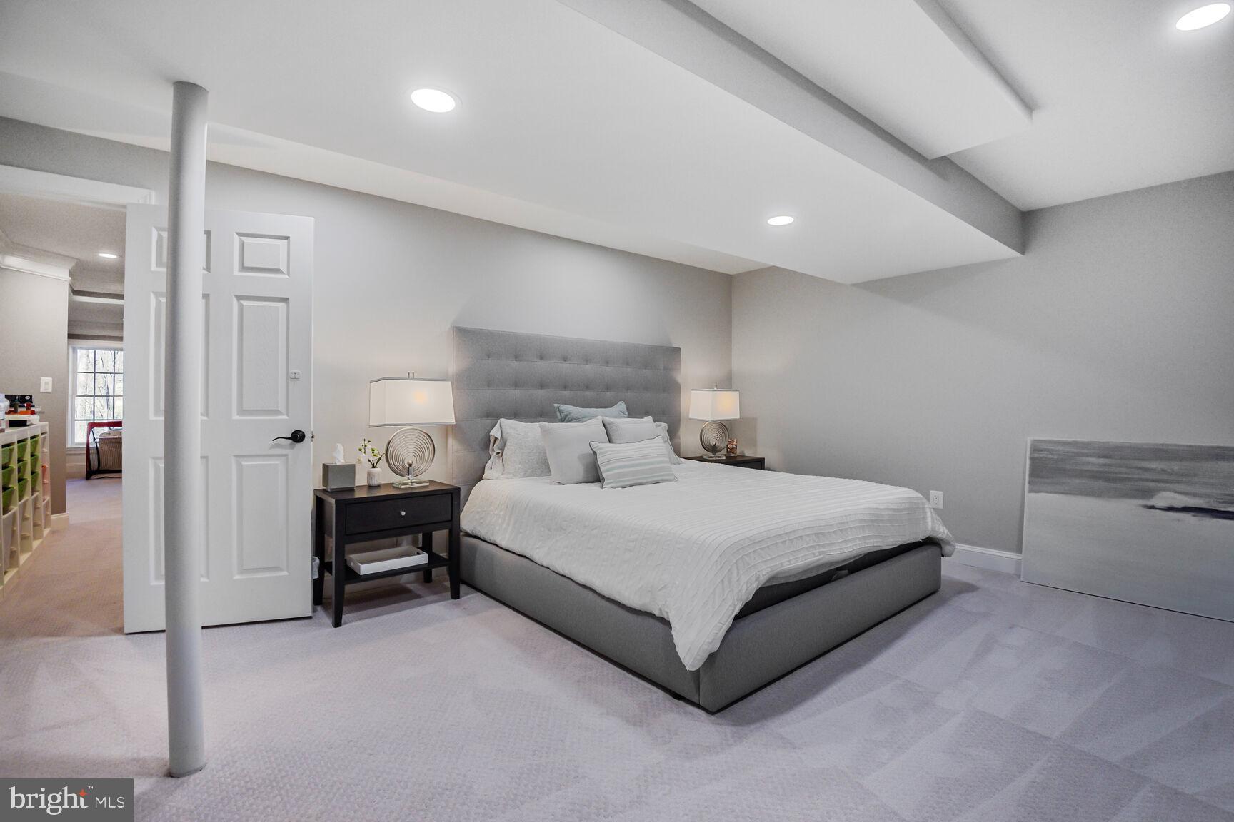 LAKELANDS - Residential