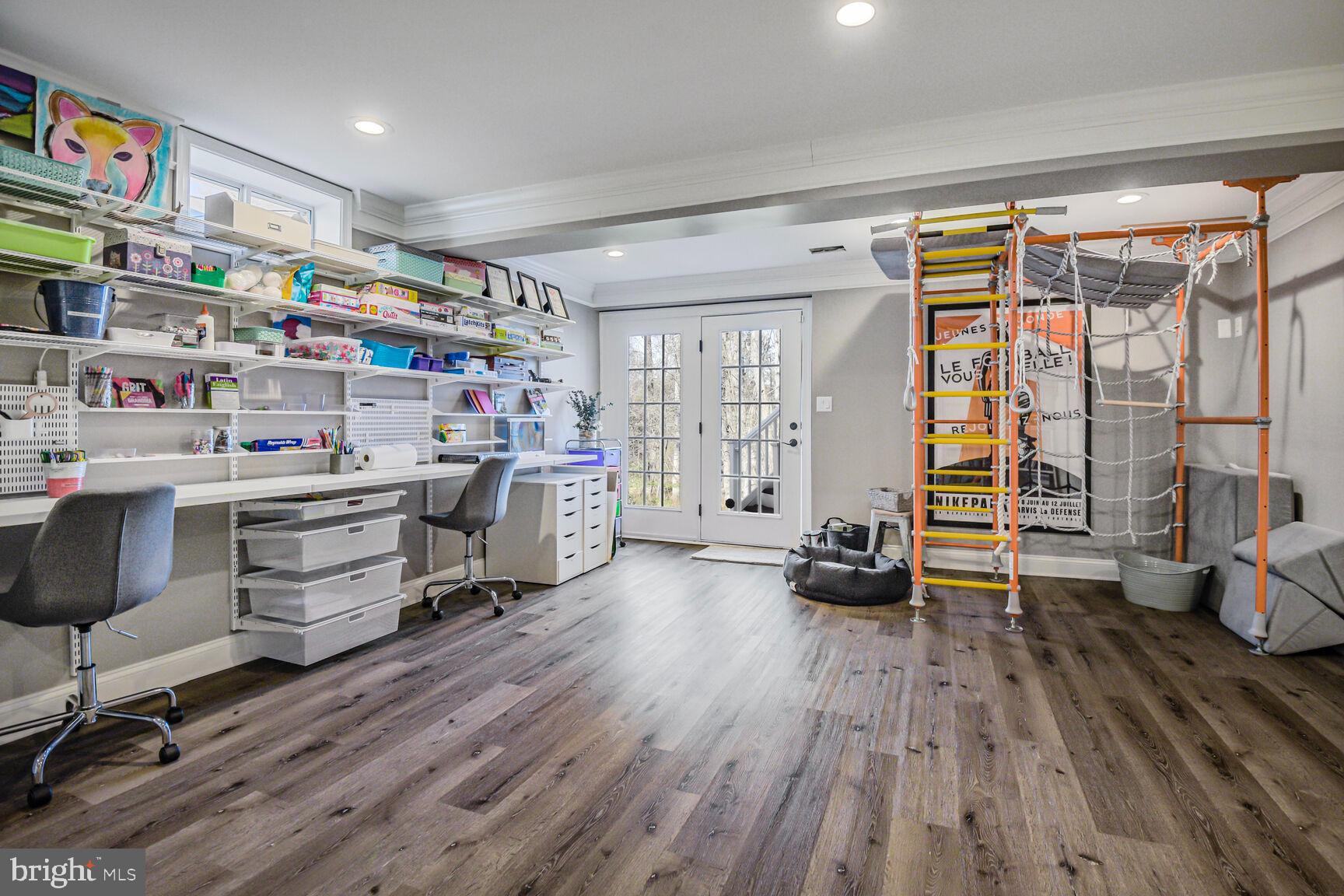 LAKELANDS - Residential