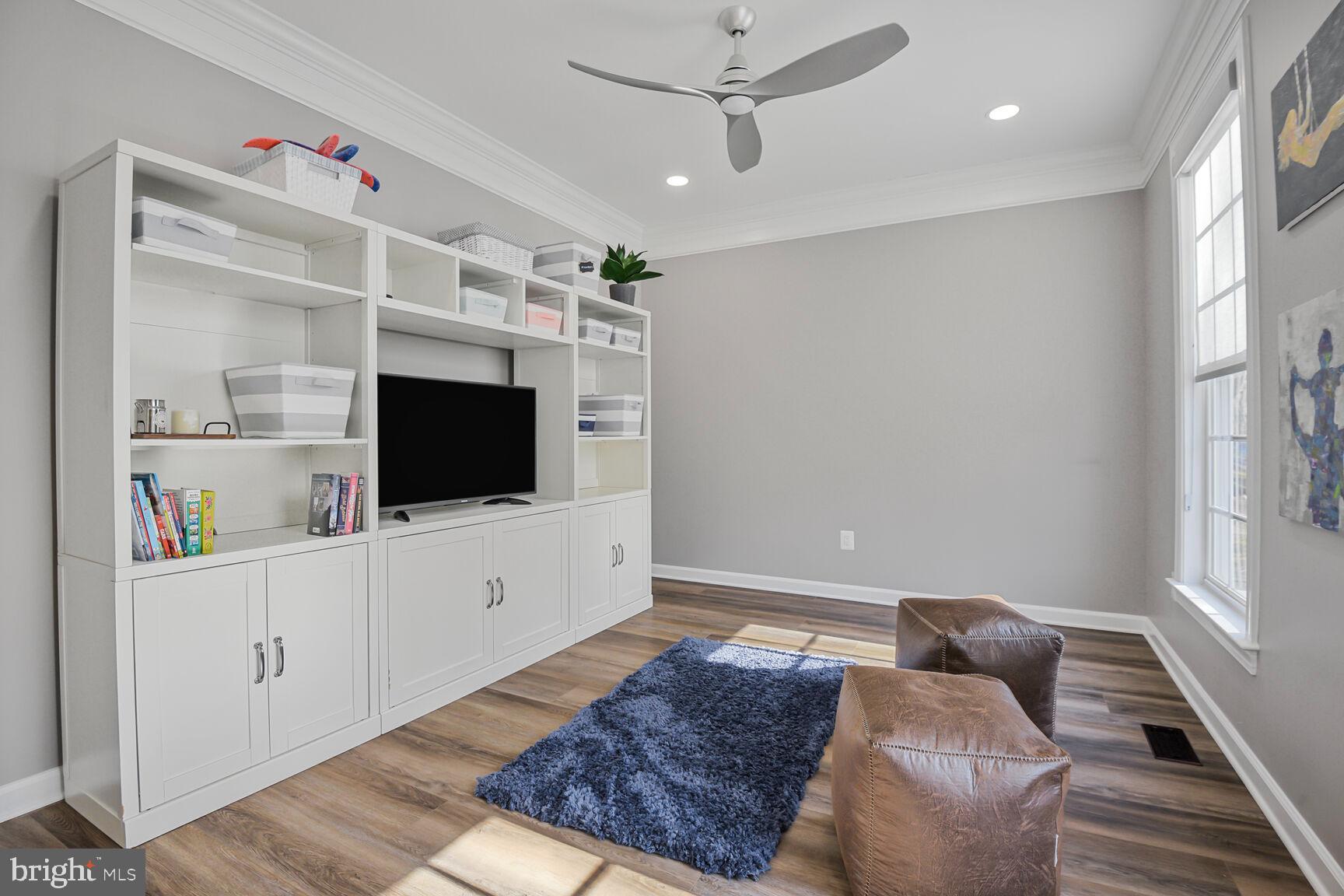 LAKELANDS - Residential