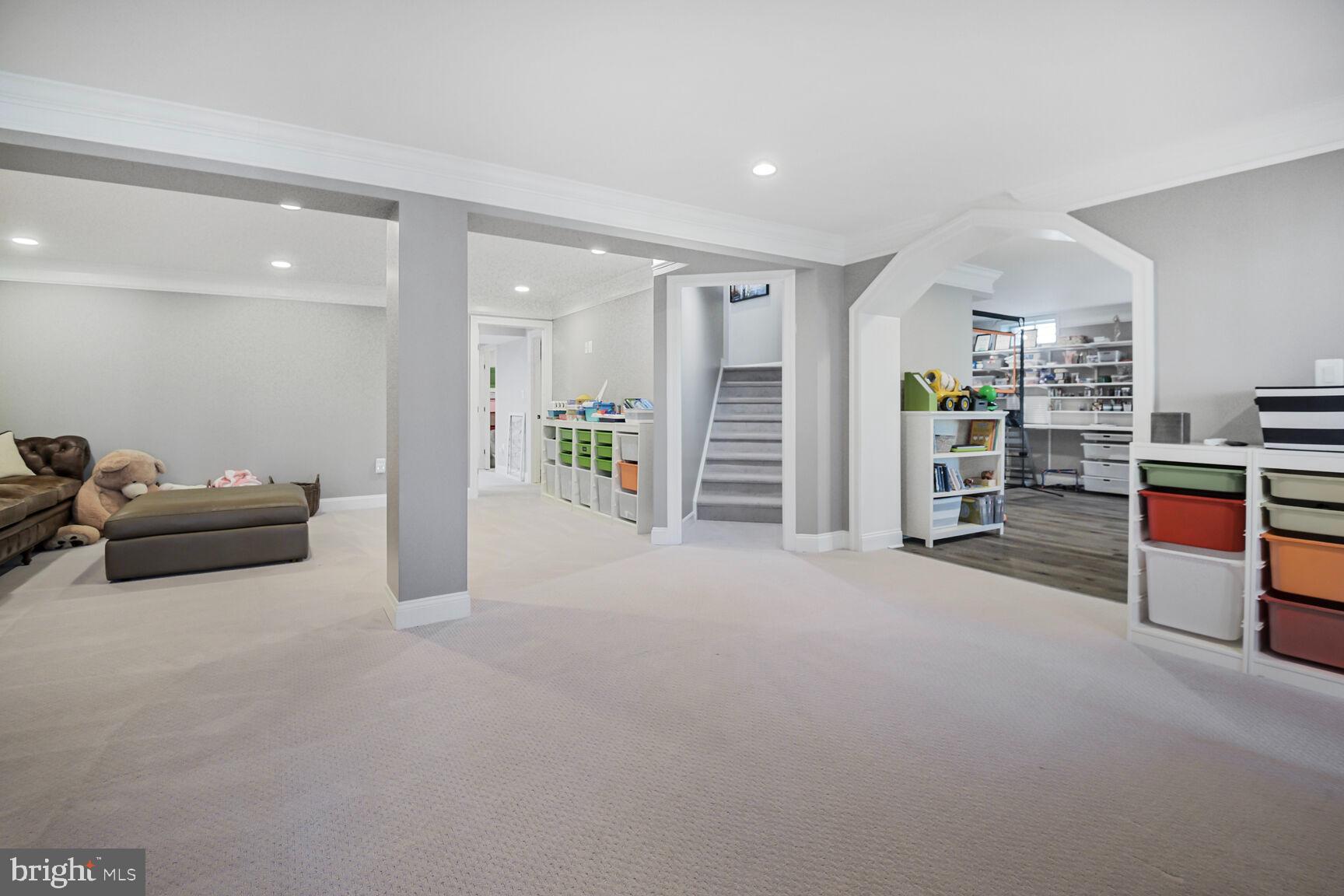 LAKELANDS - Residential