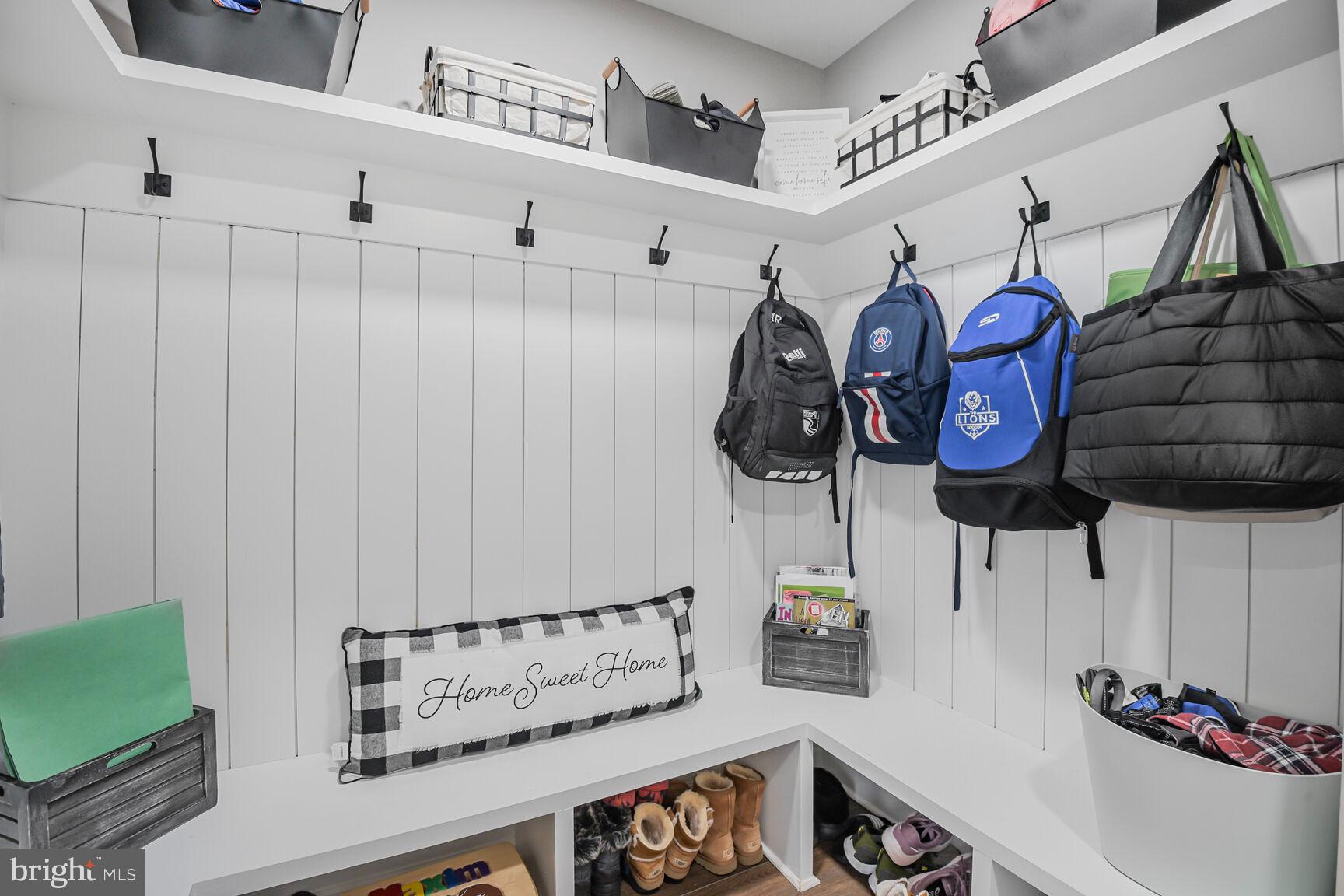 LAKELANDS - Residential