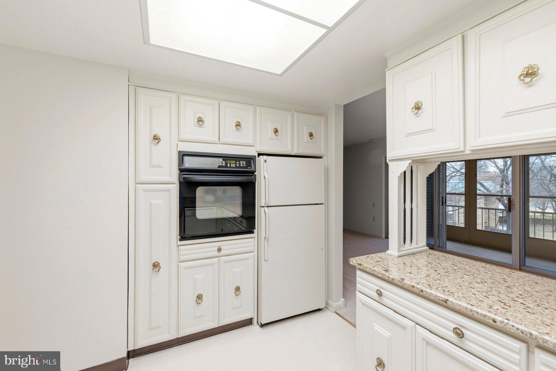 LEISURE WORLD - Residential