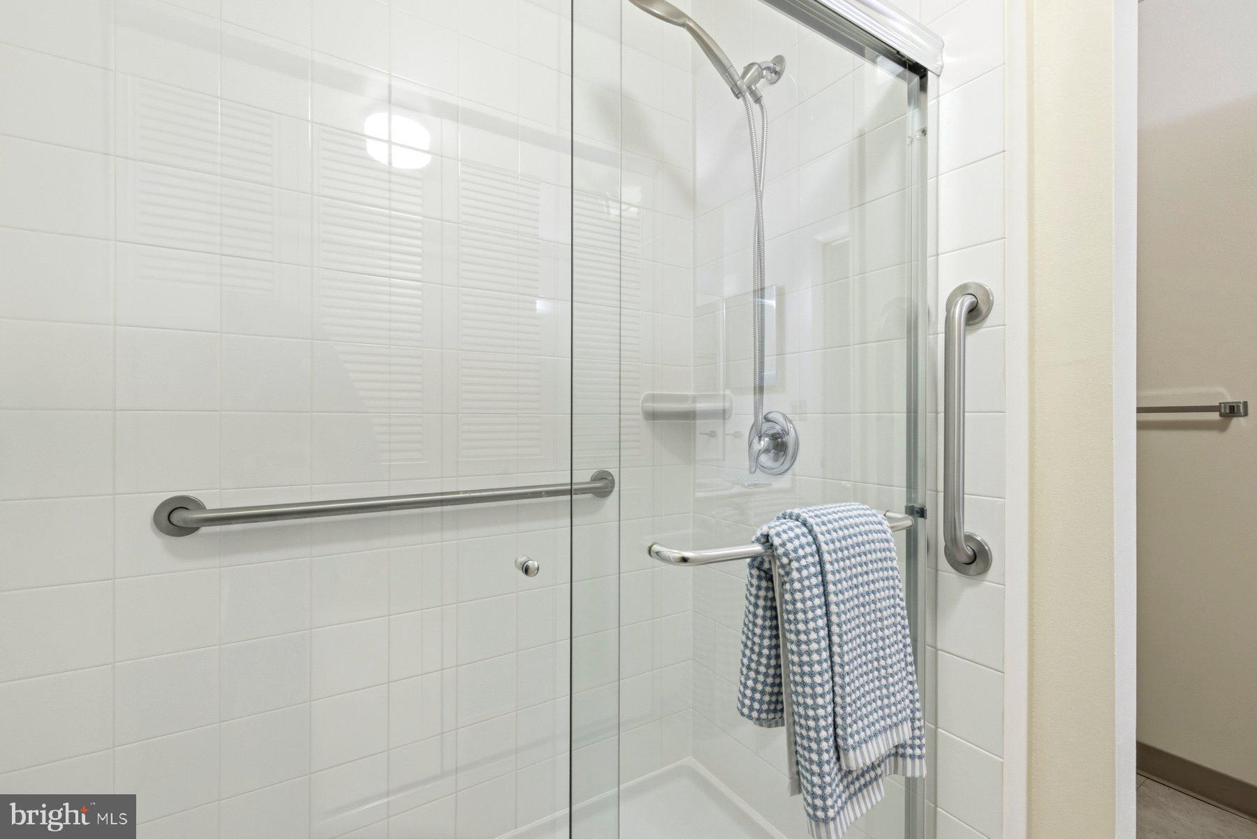 LEISURE WORLD - Residential