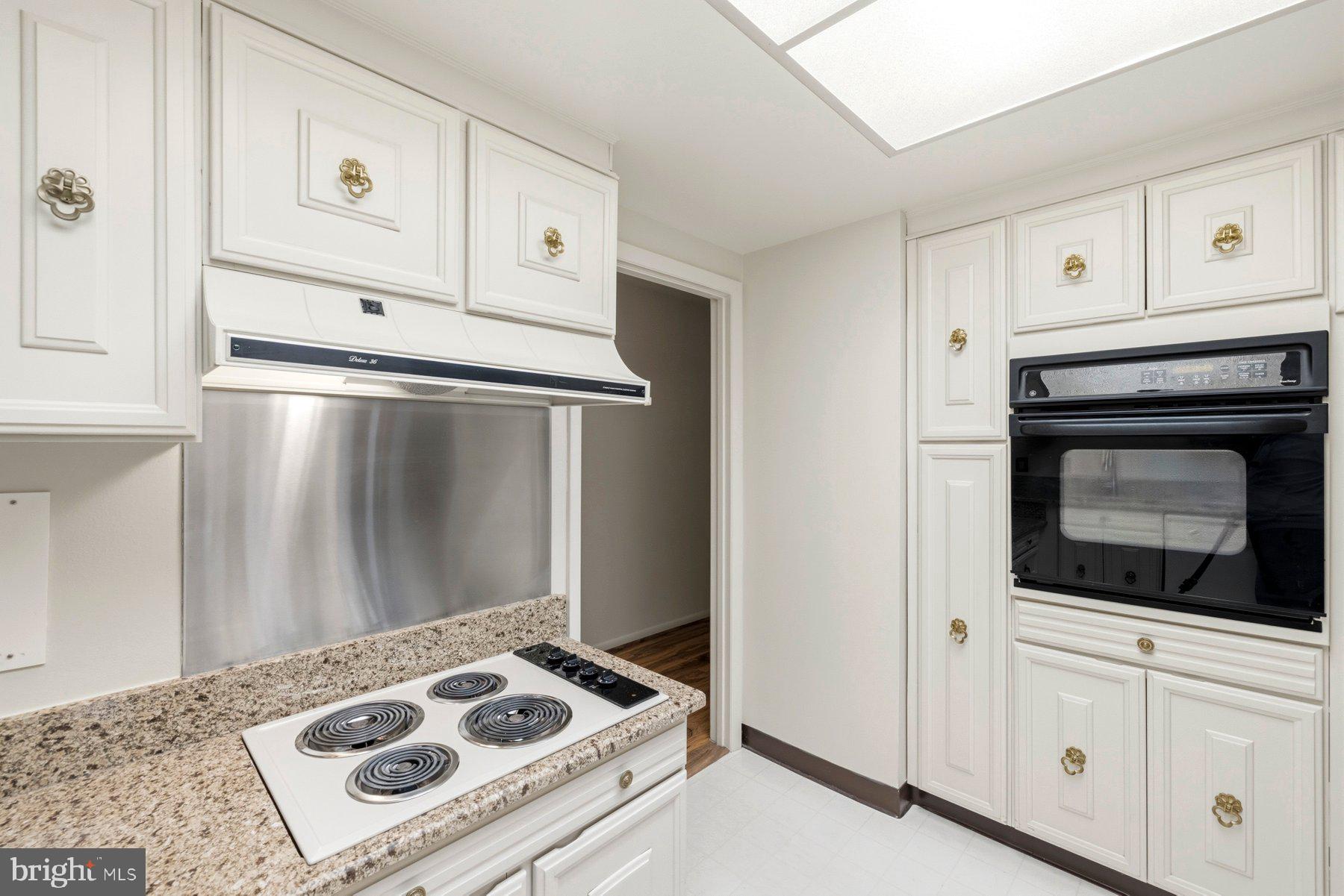 LEISURE WORLD - Residential