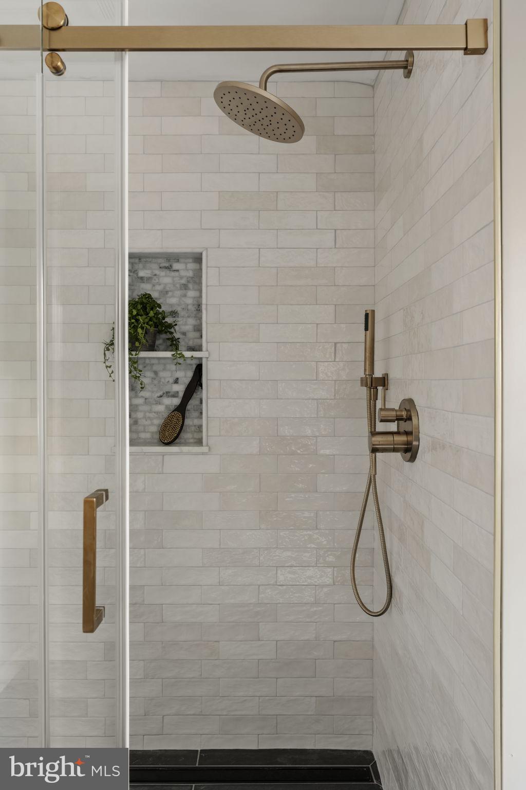 VALLEY FORGE MTN - Residential