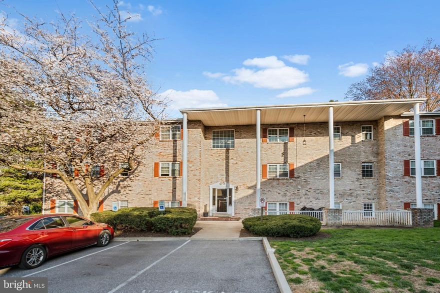 Lovely 1 bedroom 1 bath home with balcony. Move in Ready. The condo fee includes your water bill. Conveniently located near I-795, shopping centers, and great restaurants. Great starter or investment home!