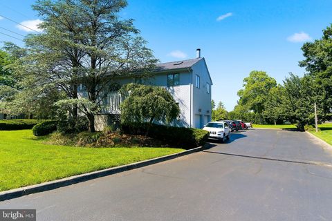 Photo of 801 Hughes Drive, HAMILTON, NJ 08690 (MLS # NJME2078206)