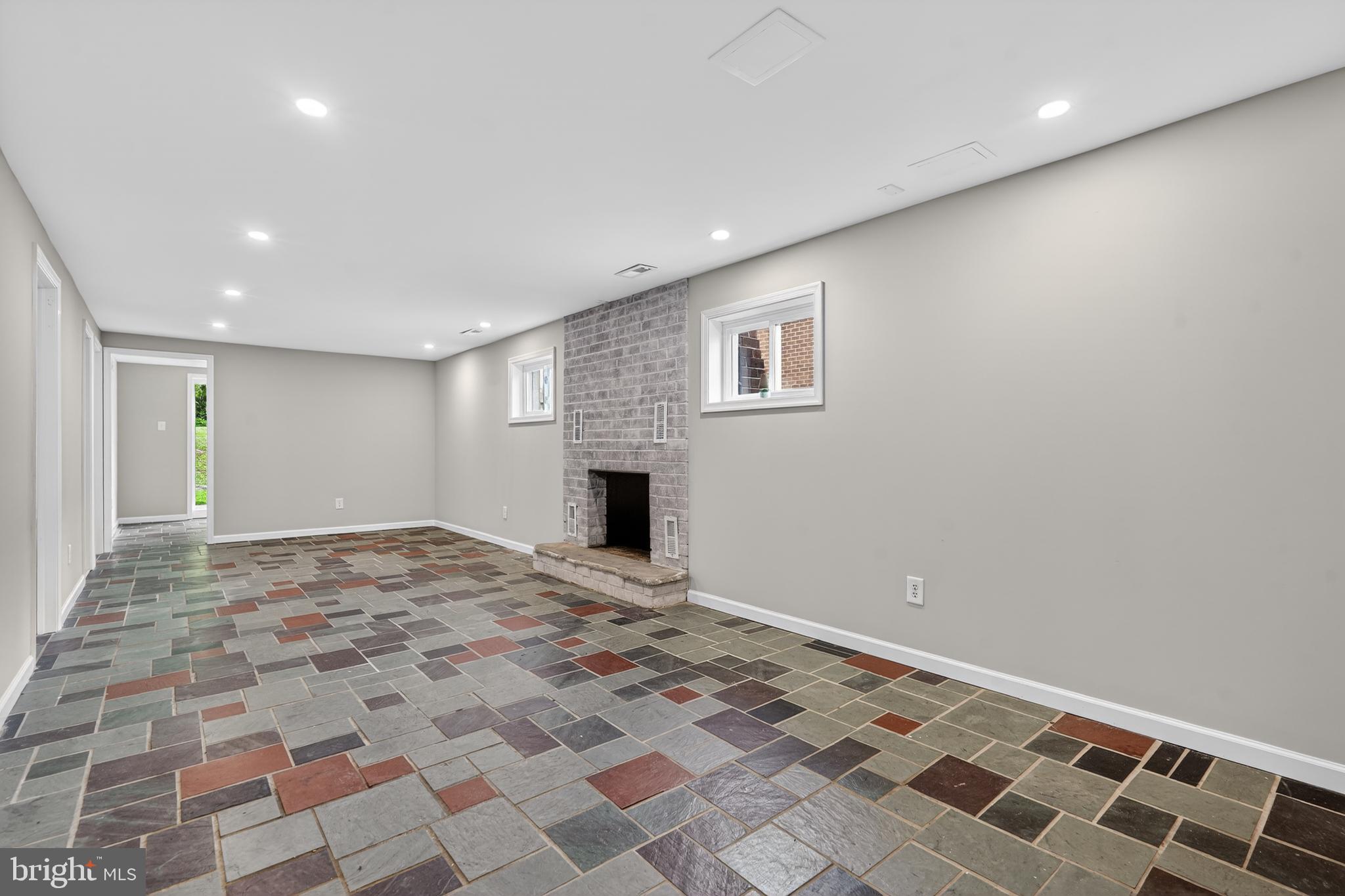 SOMERTON - Residential