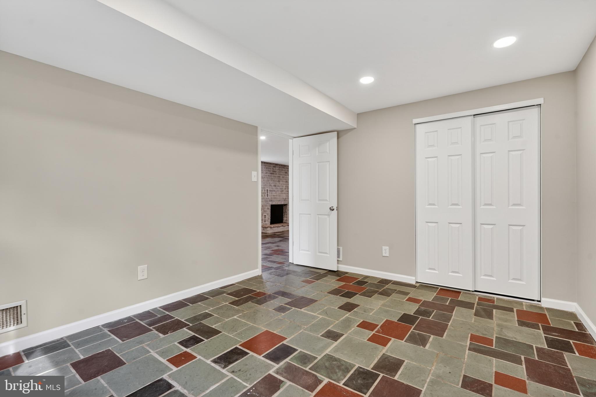 SOMERTON - Residential