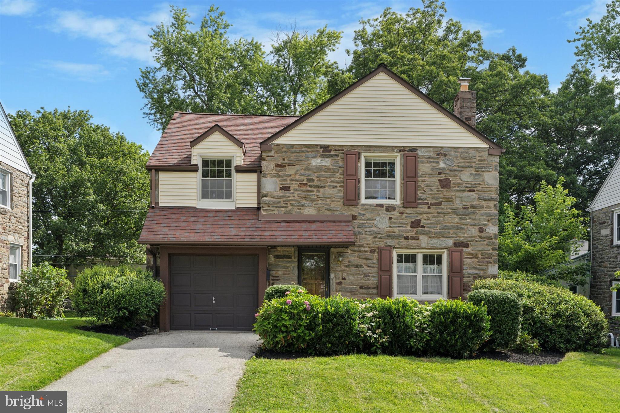 216 RODNEY CIRCLE