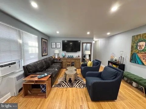 MLS: DCDC2196324