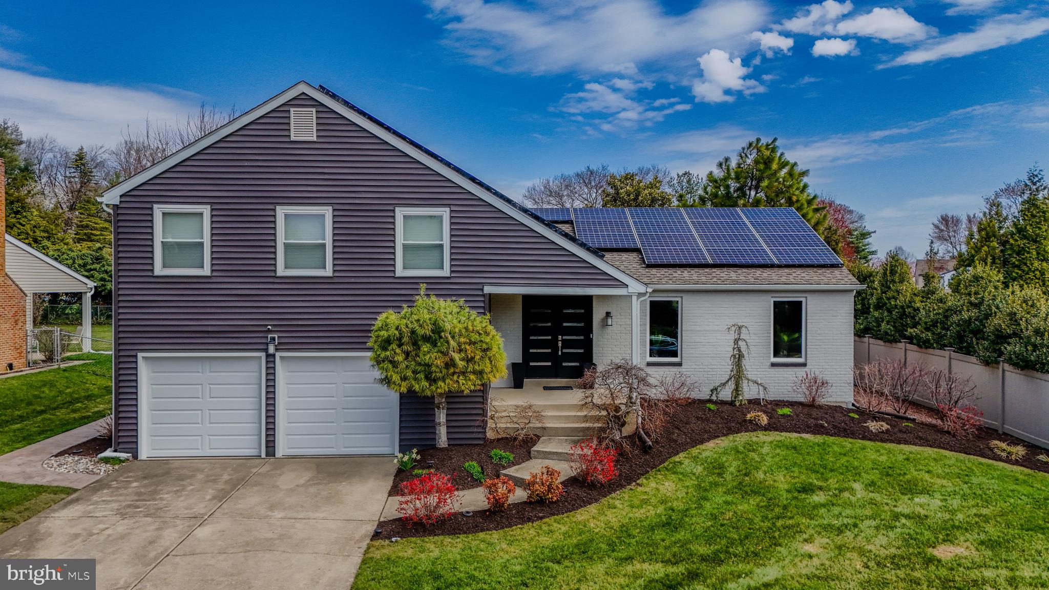 2 WARWICK COURT