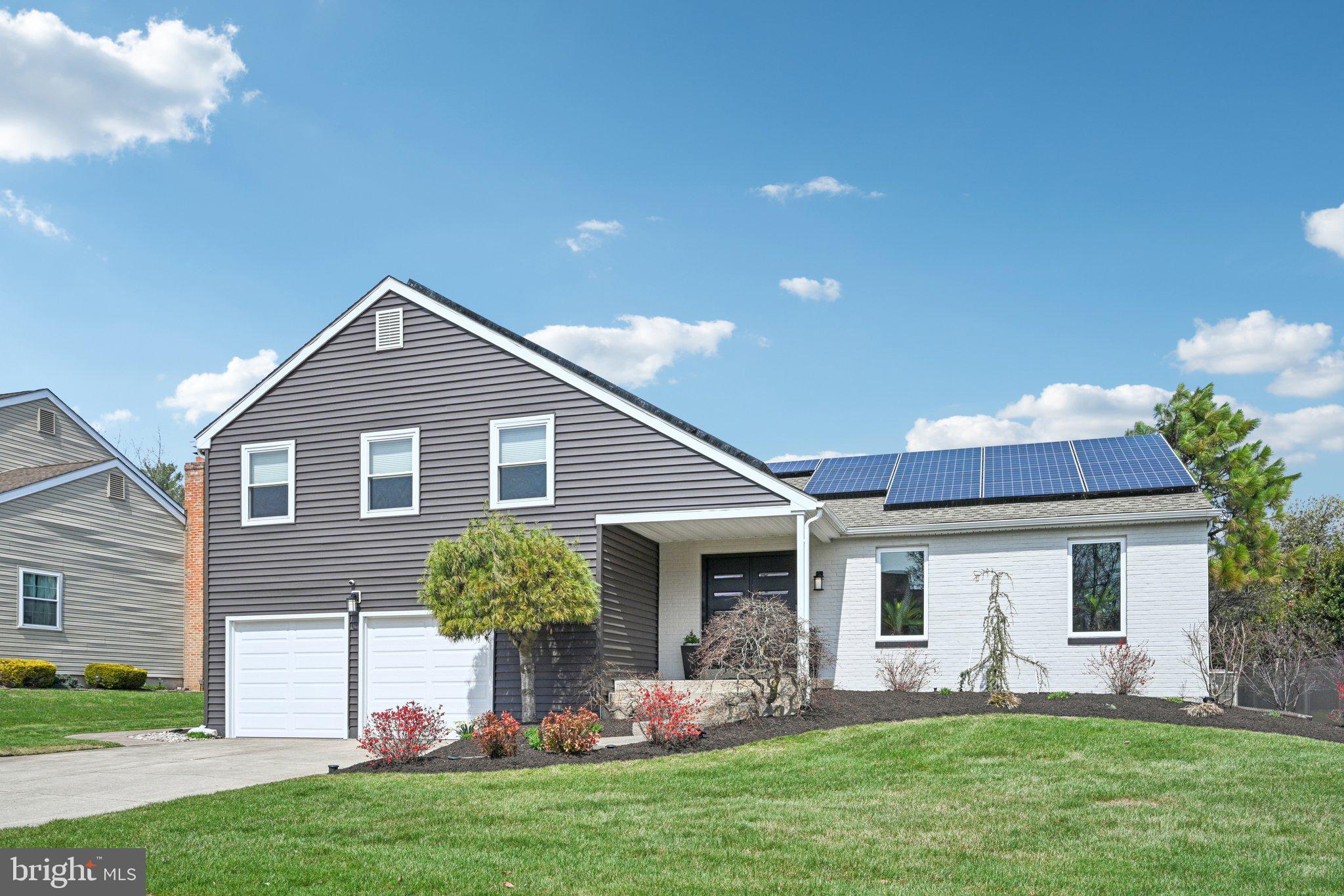 2 WARWICK COURT