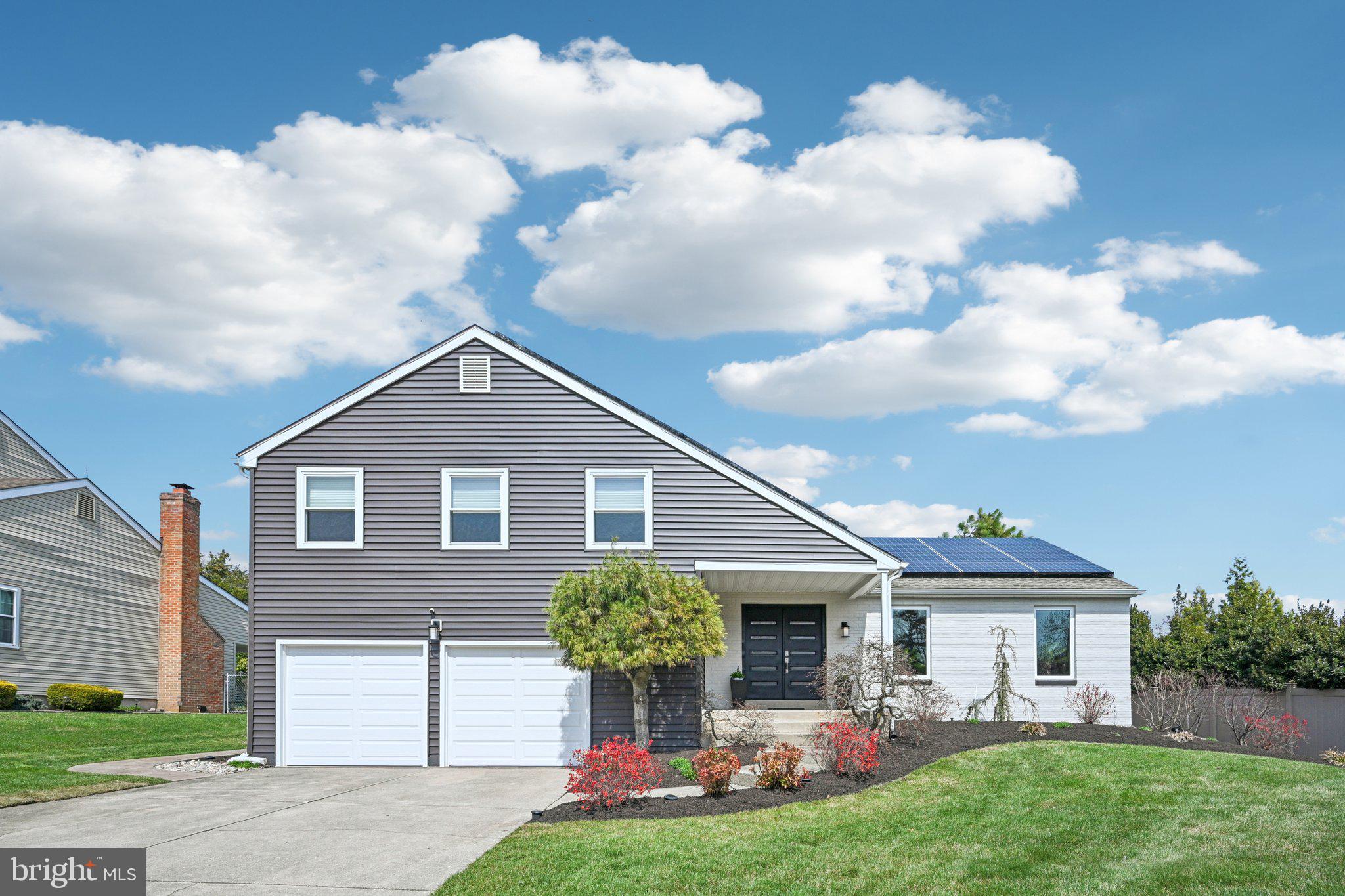 2 WARWICK COURT